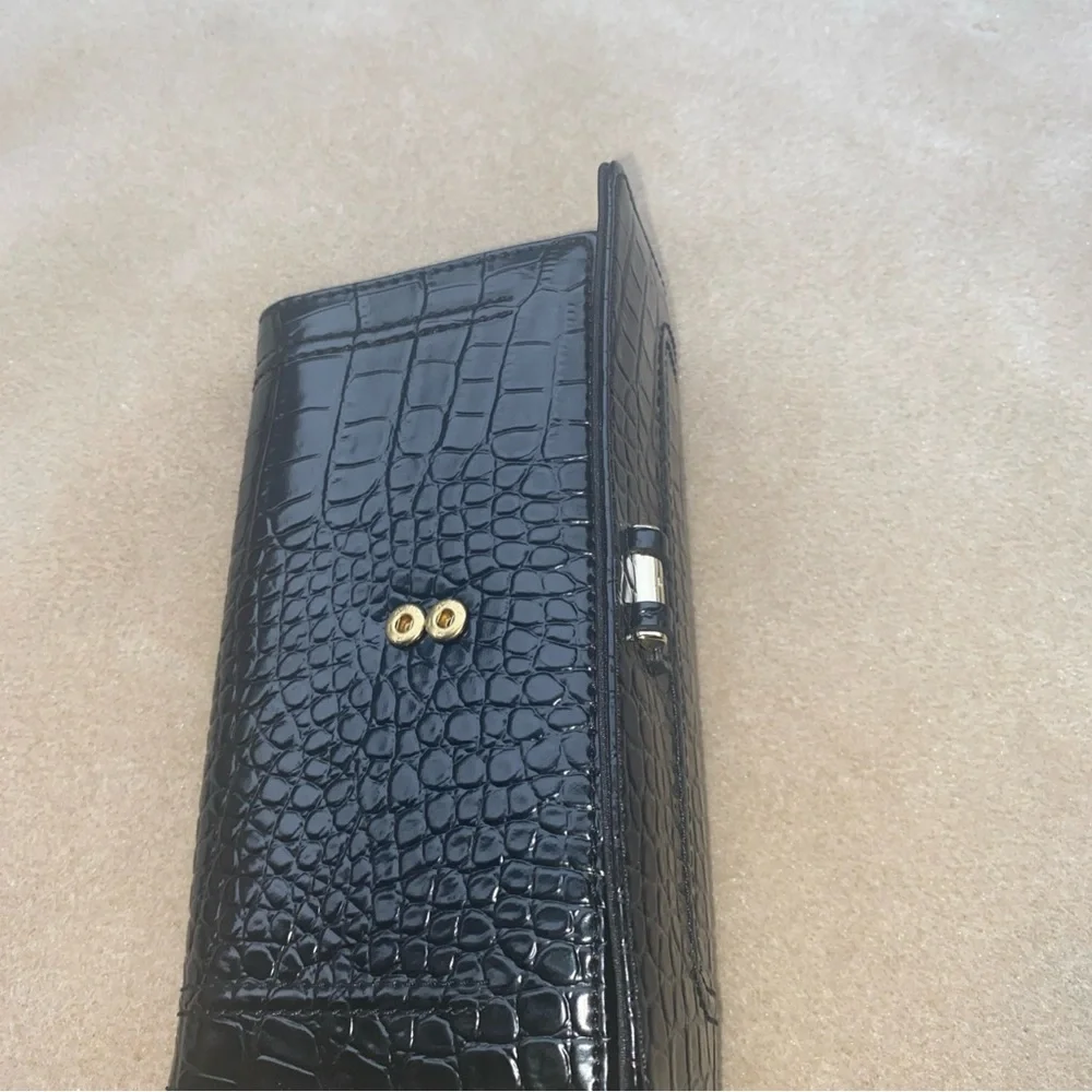 Liz‎ Claiborne Ladies Black Patent Croc Embossed Wallet